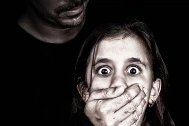 Không cho người khác đụng vào vùng nhạy cảm Không cho người khác đụng vào vùng nhạy cảm