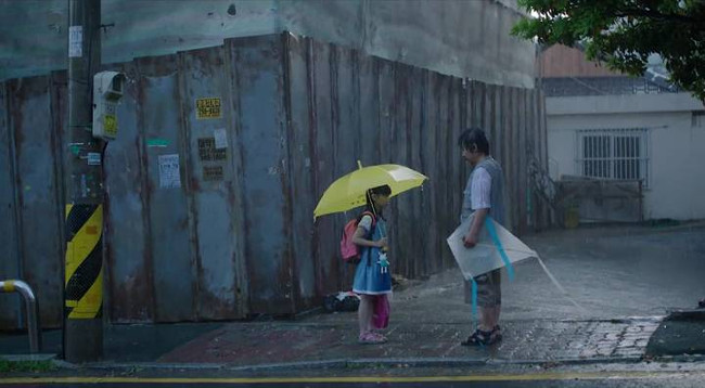 Tránh xa người lạ mặt Tránh xa người lạ mặt