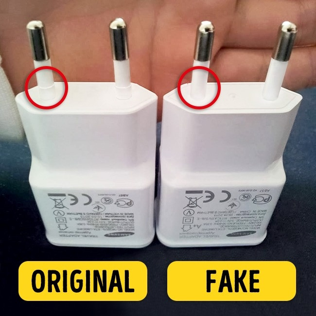 Củ sạc xịn sẽ có gờ nối liền phần nhựa với nhau