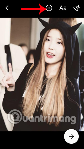 Thêm sticker cho hình ảnh, video