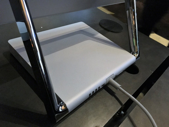Dây nguồn điện của Surface Studio