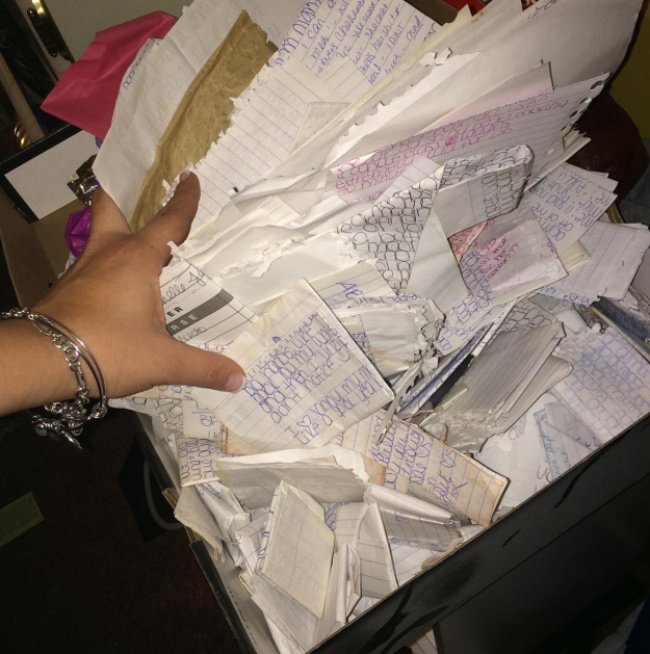 Học đường ngày trước trông như thế này khi tin nhắn văn bản xuất hiện.