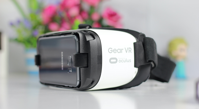 Kính thực tế ảo VR