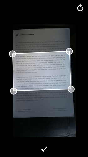 Chỉnh sửa và cắt ảnh theo ý muốn, sau đó nhấn dấu tích để xác nhận