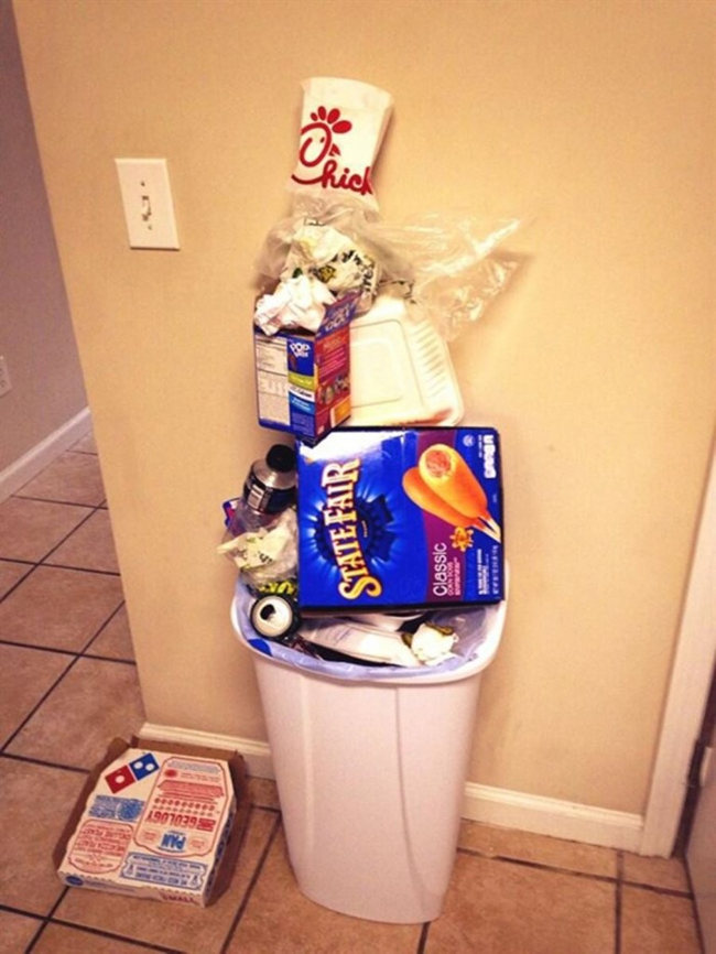 Đống rác cũng được tạo hình  Đống rác cũng được tạo hình