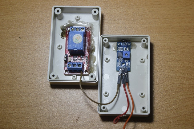 Nối chân DO của module cảm biến ánh sáng vào chân IN trên module Relay  Nối chân DO của module cảm biến ánh sáng vào chân IN trên module Relay