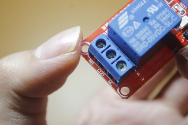 3 chân DC+ DC – là chân nguồn, IN là chân tín hiệu vào để kích Relay  3 chân DC+ DC – là chân nguồn, IN là chân tín hiệu vào để kích Relay