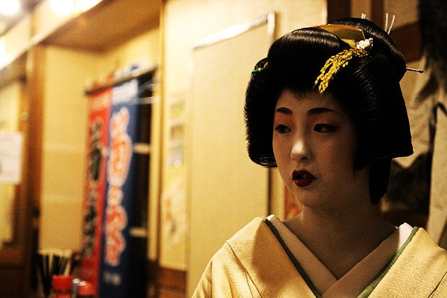 Kanzashi, vũ khí nguy hiểm từ trâm cài tóc