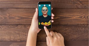 Cách chụp ảnh "tự sướng" phong cách emoji bằng Memoji