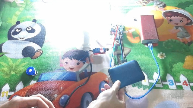 Nhét thẻ PET vào ví