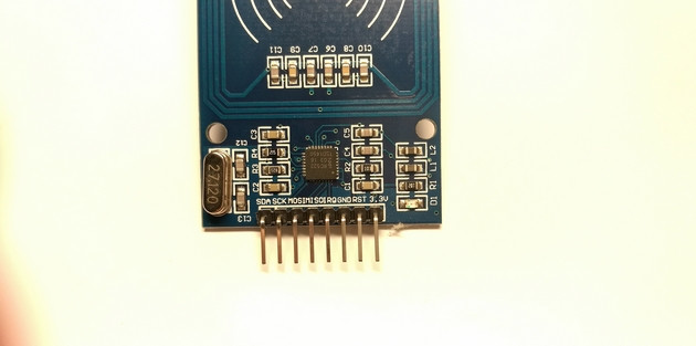 8 chân trên module RC522
