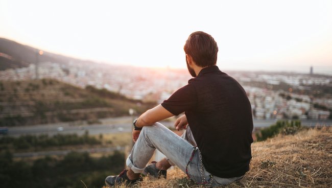 Hiểu vì sao bạn phải làm việc