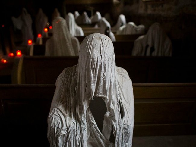 Khám phá nhà thờ ghê rợn nhất thế giới ở cộng hòa Séc