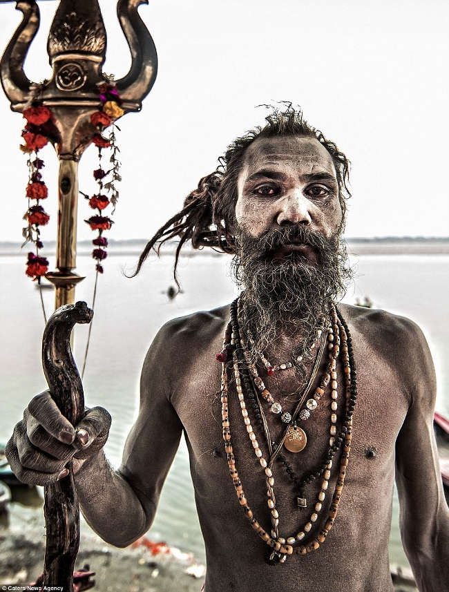 Tu sĩ người Aghori Tu sĩ người Aghori
