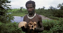 Rợn tóc gáy với những bộ tộc ăn thịt người ghê rợn trên thế giới