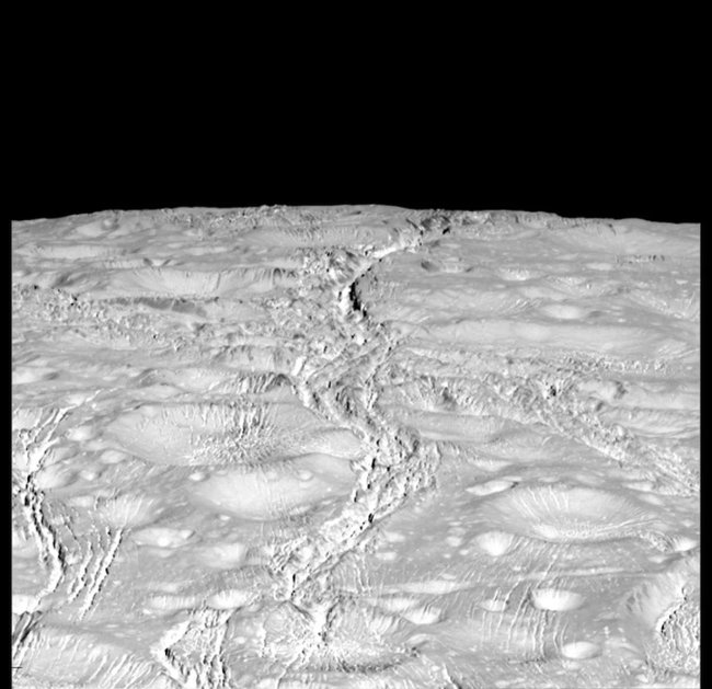 Hình ảnh Cassini chụp được tại vùng cực phía Bắc của Enceladus