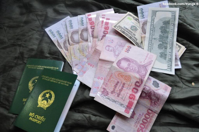 Tiền bạc và giấy tờ tùy thân Tiền bạc và giấy tờ tùy thân