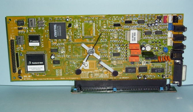 Đồng hồ tự chế từ bảng mạch cũ