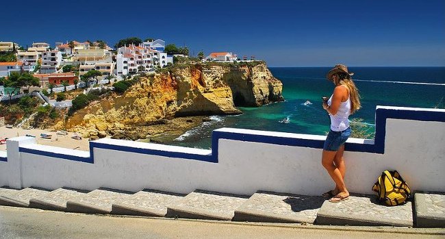 Hay ghen tị Hay ghen tị