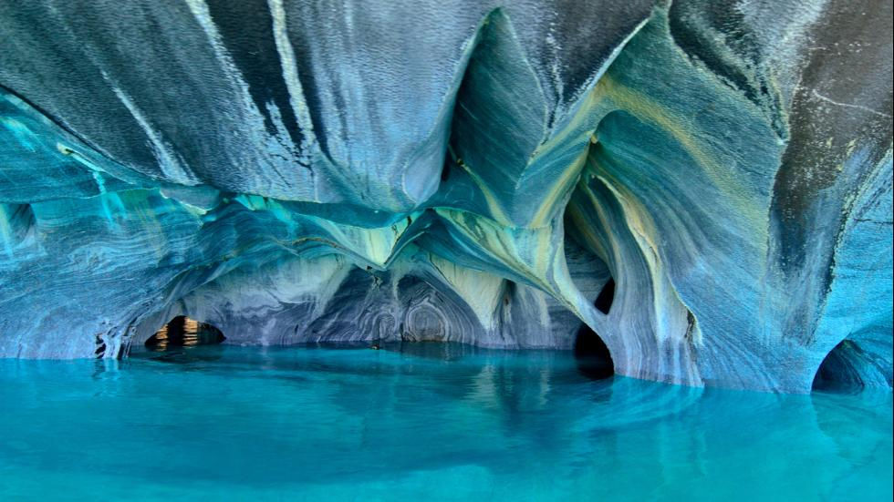 Hang động đá cẩm thạch Marble Caves