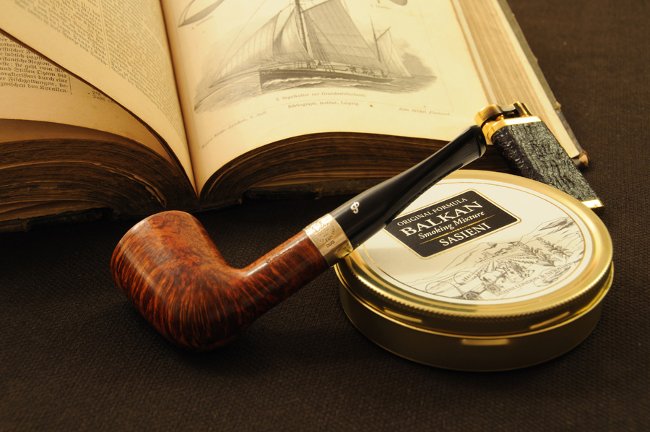 Hút thuốc bằng tẩu Hút thuốc bằng tẩu