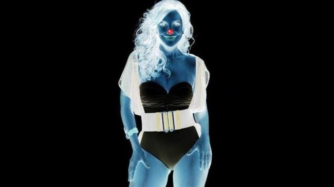 Ảo giác hình cô gái âm bản