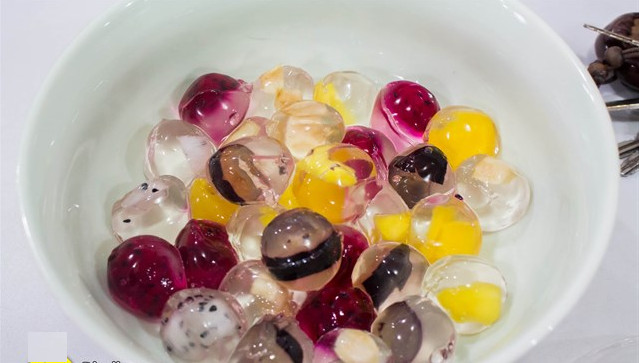 Thưởng thức thạch cùng sữa và đá lạnh  Thưởng thức thạch cùng sữa và đá lạnh