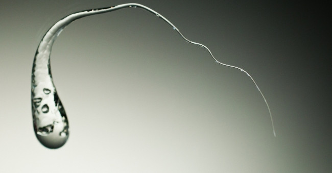 Giọt thủy tinh "nước mắt Hà Lan" - Prince Rupert's drop  Giọt thủy tinh "nước mắt Hà Lan" - Prince Rupert's drop