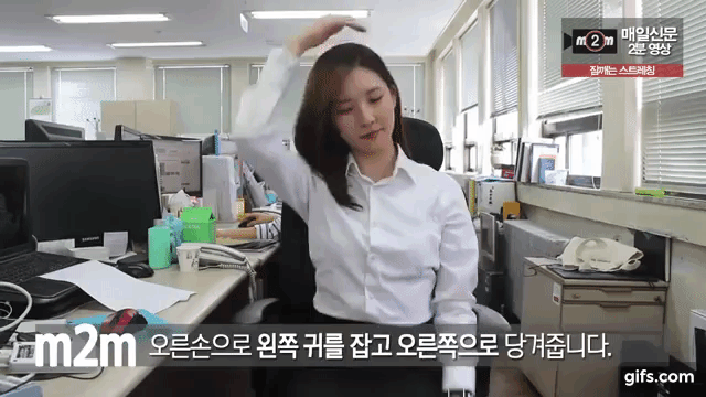 Đẩy đầu sang bên phải 