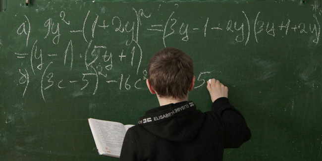 Sinh viên sử dụng MATLAB để tiếp cận đại số cao cấp Sinh viên sử dụng MATLAB để tiếp cận đại số cao cấp