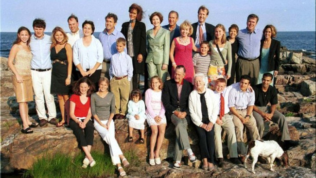 Bức ảnh chụp gia tộc Bush năm 2000 Bức ảnh chụp gia tộc Bush năm 2000