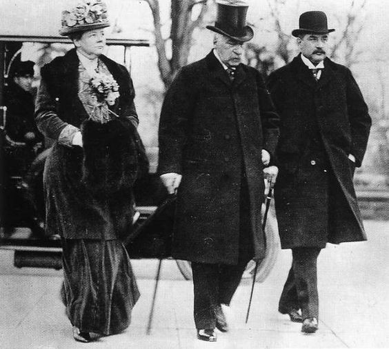 Gia tộc này đã thành lập ra nhiều tập đoàn  Gia tộc này đã thành lập ra nhiều tập đoàn