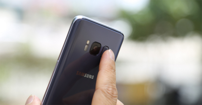 Đặt ngón tay theo góc độ quen thuộc