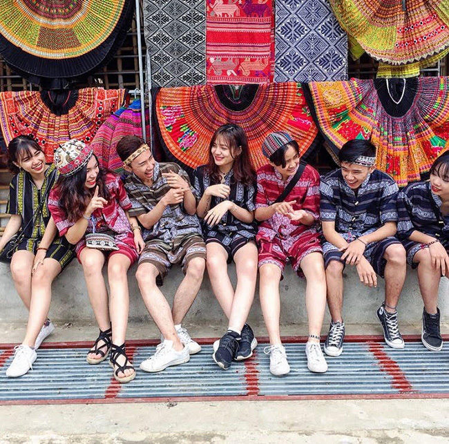 Bạn có thể hóa trang thành những cô gái dân tộc 