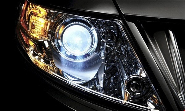 Kiểm tra đen xe, phanh, xi nhan  Kiểm tra đen xe, phanh, xi nhan