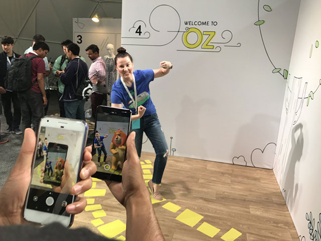 Chụp ảnh cùng sư tử ảo Chụp ảnh cùng sư tử ảo