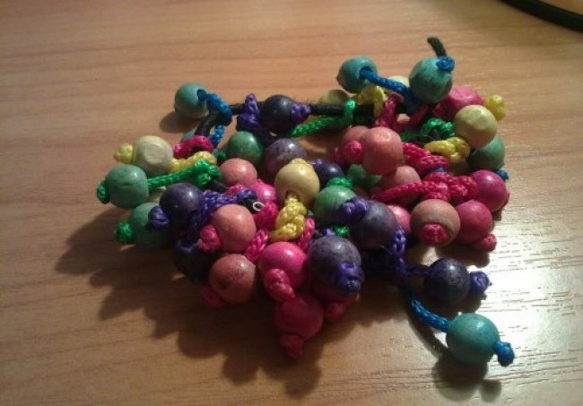 Cột tóc hạt gỗ