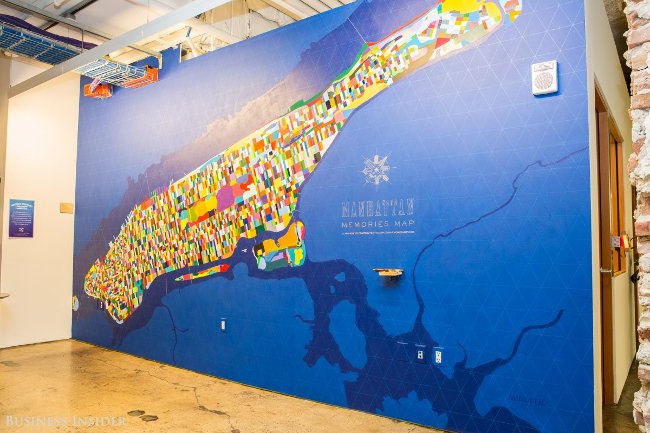 Bức tranh này là hiện thân của chiến dịch cộng đồng toàn cầu "Manhattan Memories Map"