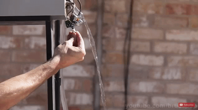 Xoắn nước "đứng im" giữa không trung  Xoắn nước "đứng im" giữa không trung