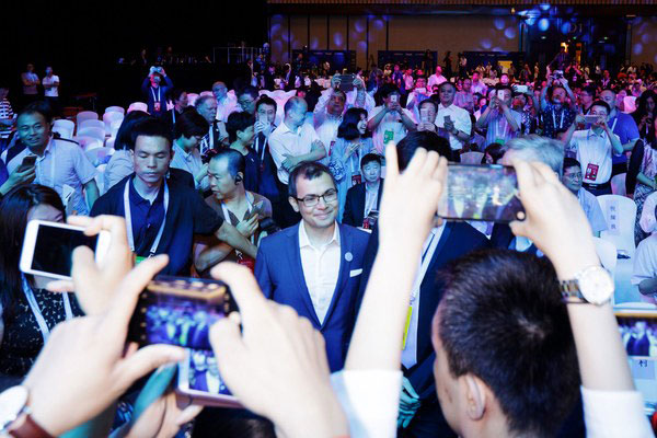 Demis Hassabis tại hội nghị Future of Go Summit