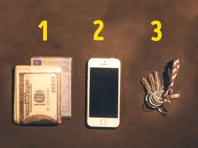 Luôn mang theo chìa khóa, tiền và điện thoại đầy pin