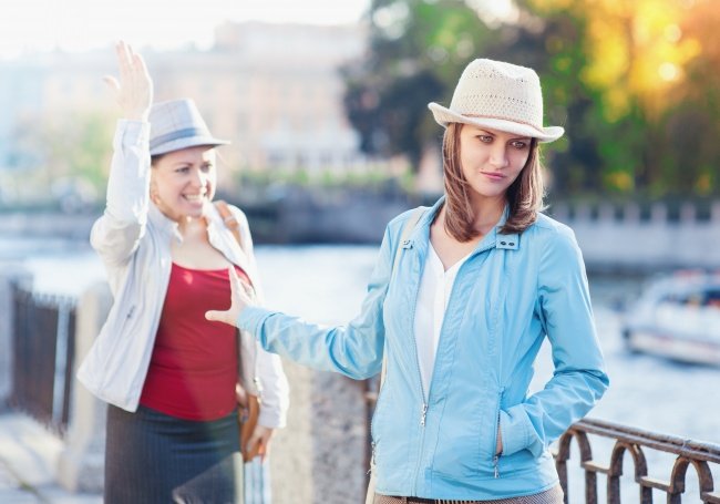 Xin lỗi nếu va vào ai đó