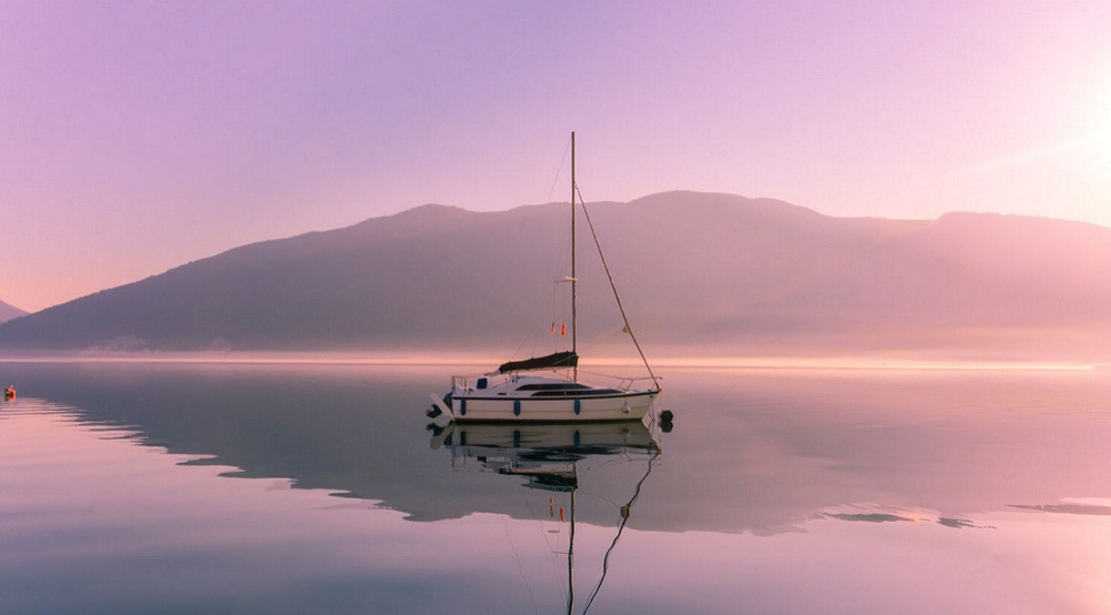Bình minh trên Vịnh Kotor