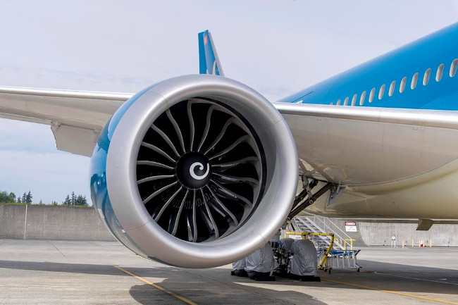 Nếu chẳng may động cơ máy bay hỏng, vẫn có động cơ khác thay thế  Nếu chẳng may động cơ máy bay hỏng, vẫn có động cơ khác thay thế