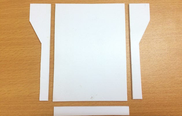 Cắt bìa fomex thành các tấm theo kích thước của khe tản nhiệt laptop của bạn Cắt bìa fomex thành các tấm theo kích thước của khe tản nhiệt laptop của bạn