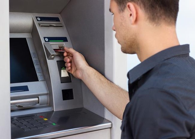 Phí dịch vụ ATM