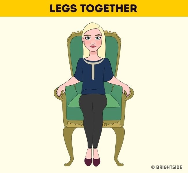 Ngồi chụm hai chân vào nhau Ngồi chụm hai chân vào nhau