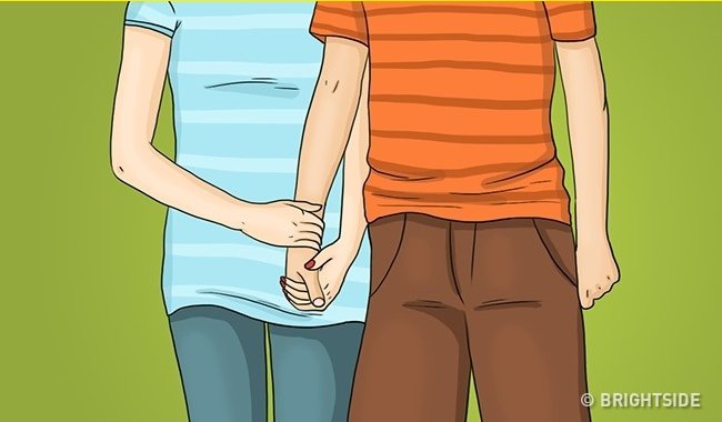 Một tay nắm, một tay giữ thật chặt  Một tay nắm, một tay giữ thật chặt