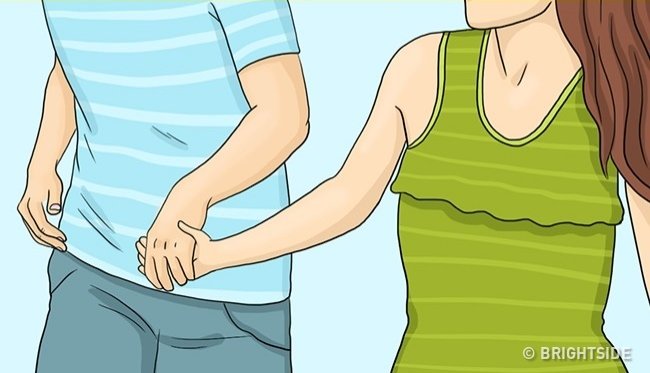 Giữ các ngón tay và kéo nhẹ nhàng Giữ các ngón tay và kéo nhẹ nhàng