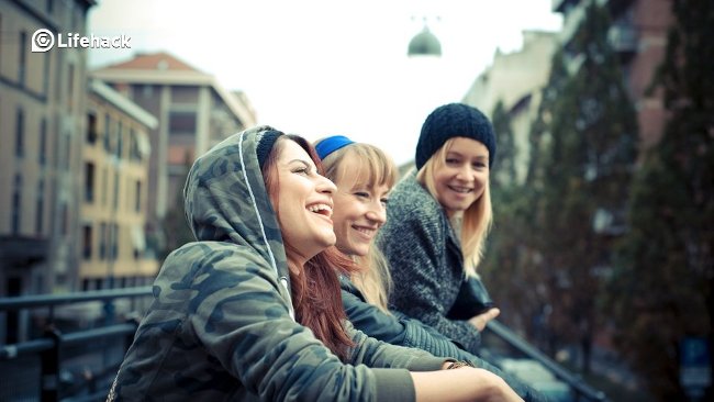 Không bàn tán sau lưng bạn 